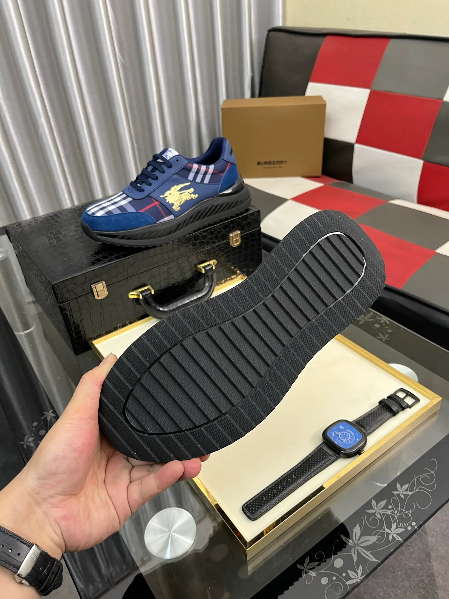 Men's shoes 💰458⌚️⌚️BURBERRY Regular size: 38-44 (casual shoes) Product materials: Selected cowhide upper, soft sheepskin lining; original outsole. 3️⃣ colors available